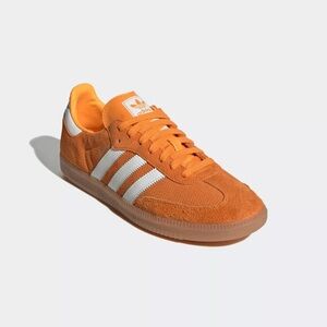 Adidas Samba OG in Orange Crush